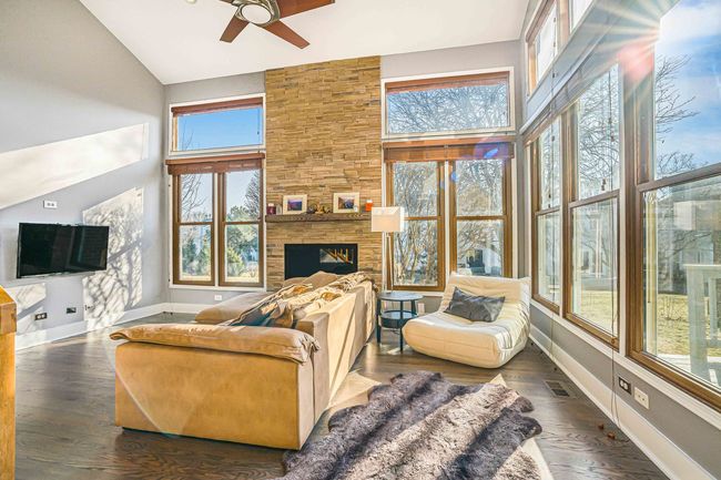 971 Heathrow Ln, Townhouse with 3 bedrooms, 3 bathrooms and 2 parking in Naperville IL | Image 7