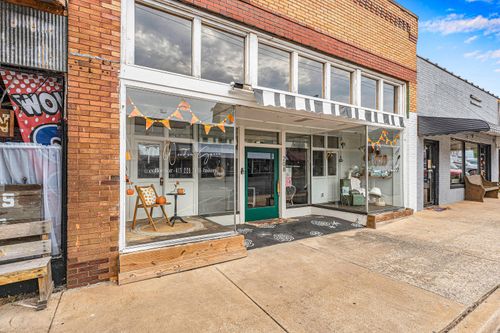 208 Main St, Crane, MO, 65633-7357 | Card Image