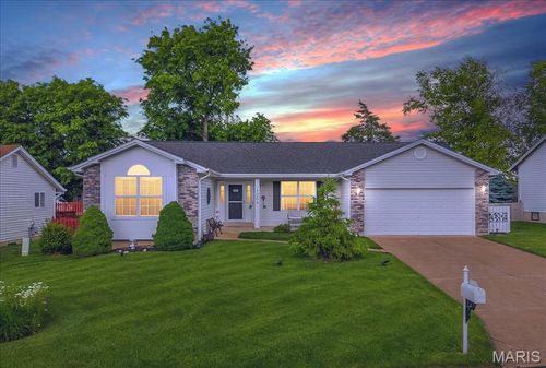 1004 N Brampton Dr, Saint Charles, MO, 63304-6981 | Card Image