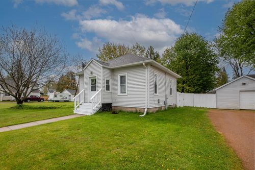 121 6th Ave, Antigo, WI, 54409-2602 | Card Image