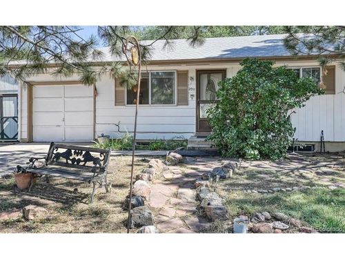 2011 Olympic Dr, Colorado Springs, CO, 80910-1521 | Card Image