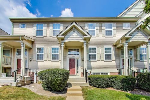 985-985 Manchester Cir, Grayslake, IL, 60030-3341 | Card Image