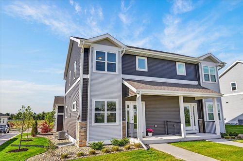 2890 Wild Goose Way, Stoughton, WI, 53589 | Card Image