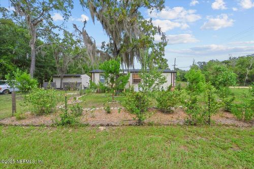 301 Kitty Ave, Interlachen, FL, 32148-5175 | Card Image