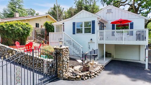 824 Warm Springs Rd, Kenwood, CA, 95452-9017 | Card Image