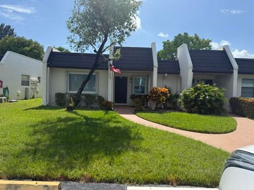 197 Lake Susan Ln, West Palm Beach, FL, 33411-9227 | Card Image