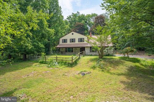 1535 Fieldwood Rd, SOUTHAMPTON, PA, 18966-4501 | Card Image