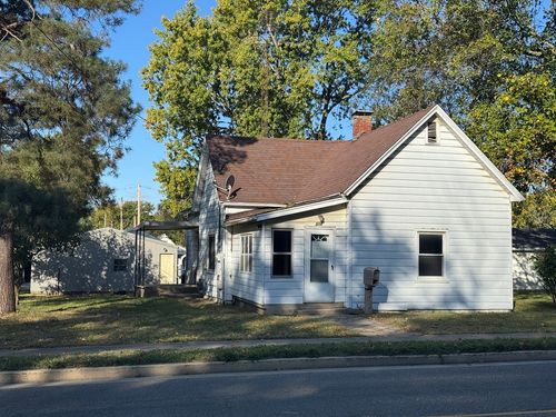 318 N 5th St, Charleston, IL, 61920-1123 | Card Image