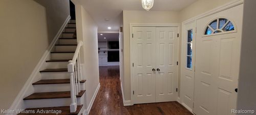 6951 Lee Crest Dr, West Bloomfield, MI, 48322-3750 | Card Image