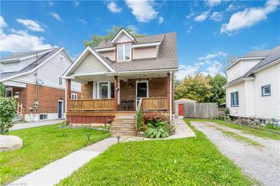 4586 5 Th Ave, House other with 5 bedrooms, 1 bathrooms and 4 parking in Niagara Falls ON | Image 1