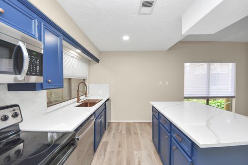 651 Davis Rd, League City, TX, 77573-2848 | Card Image