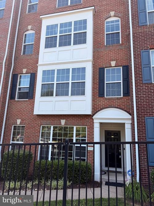 15332 Kensington Park Dr, WOODBRIDGE, VA, 22191-6570 | Card Image