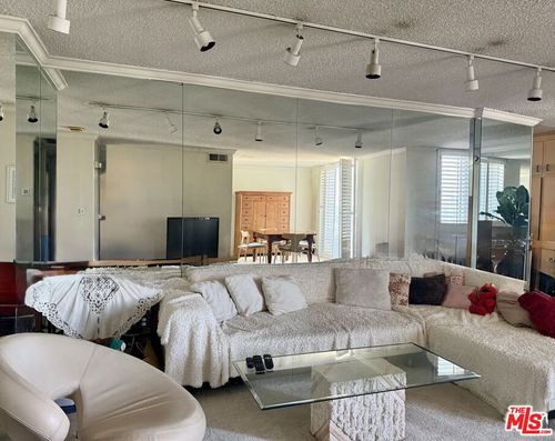 1009-100 S Doheny Dr, Los Angeles, CA, 90048-2932 | Card Image