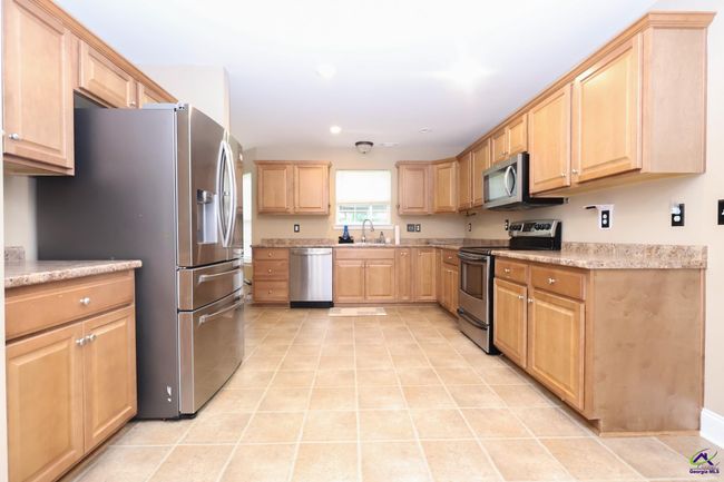 222 Olde Hickory Cir, House other with 5 bedrooms, 3 bathrooms and null parking in Bonaire GA | Image 5