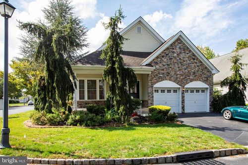 97 Hummingbird Dr, Hamilton, NJ, 08690-3568 | Card Image
