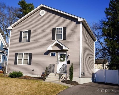 288 Woodbine St, Cranston, RI, 02910-3624 | Card Image