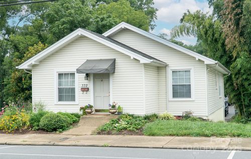 332 Mulberry St Sw, Lenoir, NC, 28645-5721 | Card Image