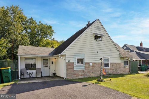 14 Neptune Ln, LEVITTOWN, PA, 19054-3302 | Card Image
