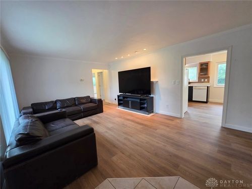 3044 Dayton Xenia, Beavercreek Twp, OH, 45434 | Card Image