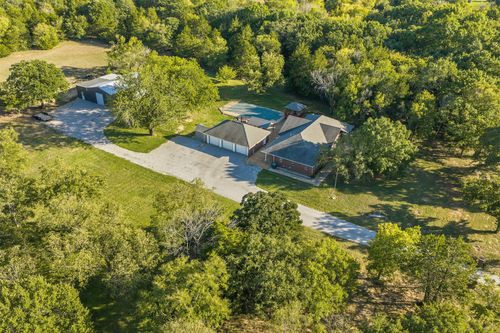 2410 Hedges Rd, Ardmore, OK, 73401-3633 | Card Image