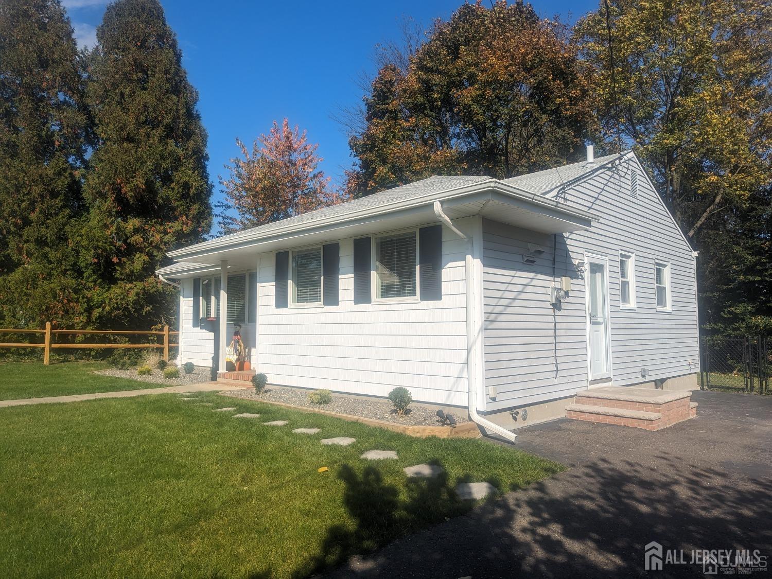 Residential Lease in Jamesburg 2