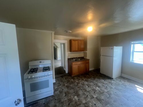 2555A N 16th St, Milwaukee, AZ, 53206 | Card Image