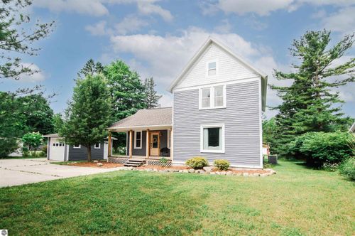 08623 Mercer Rd, Charlevoix, MI, 49720-1027 | Card Image