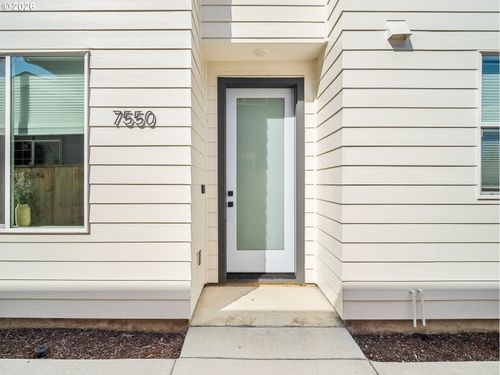 7550 Ne Morris St, Portland, OR, 97213-5938 | Card Image