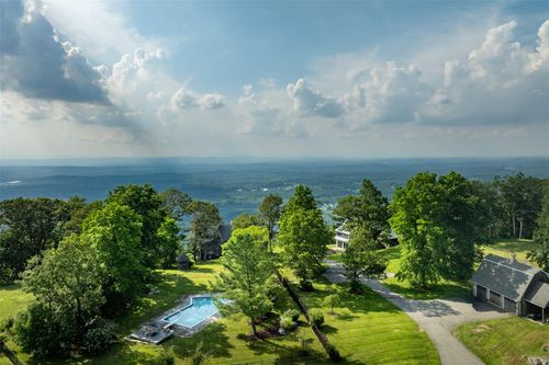 401 Woodmont Rd, Hopewell Junction, NY, 12533-6871 | Card Image