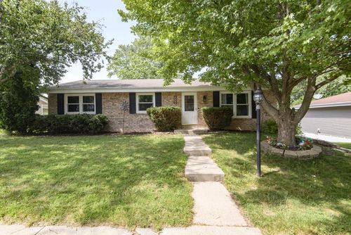 2002 Dixie Drive, Waukesha, WI, 53189 | Card Image