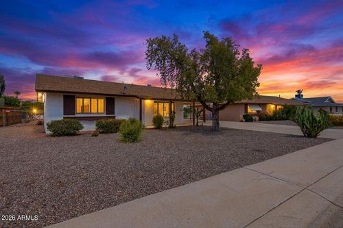 11042 W Canterbury Dr, Sun City, AZ, 85351-3717 | Card Image