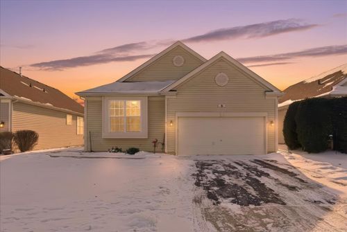 8 E Hague Dr, Antioch, IL, 60002-2635 | Card Image
