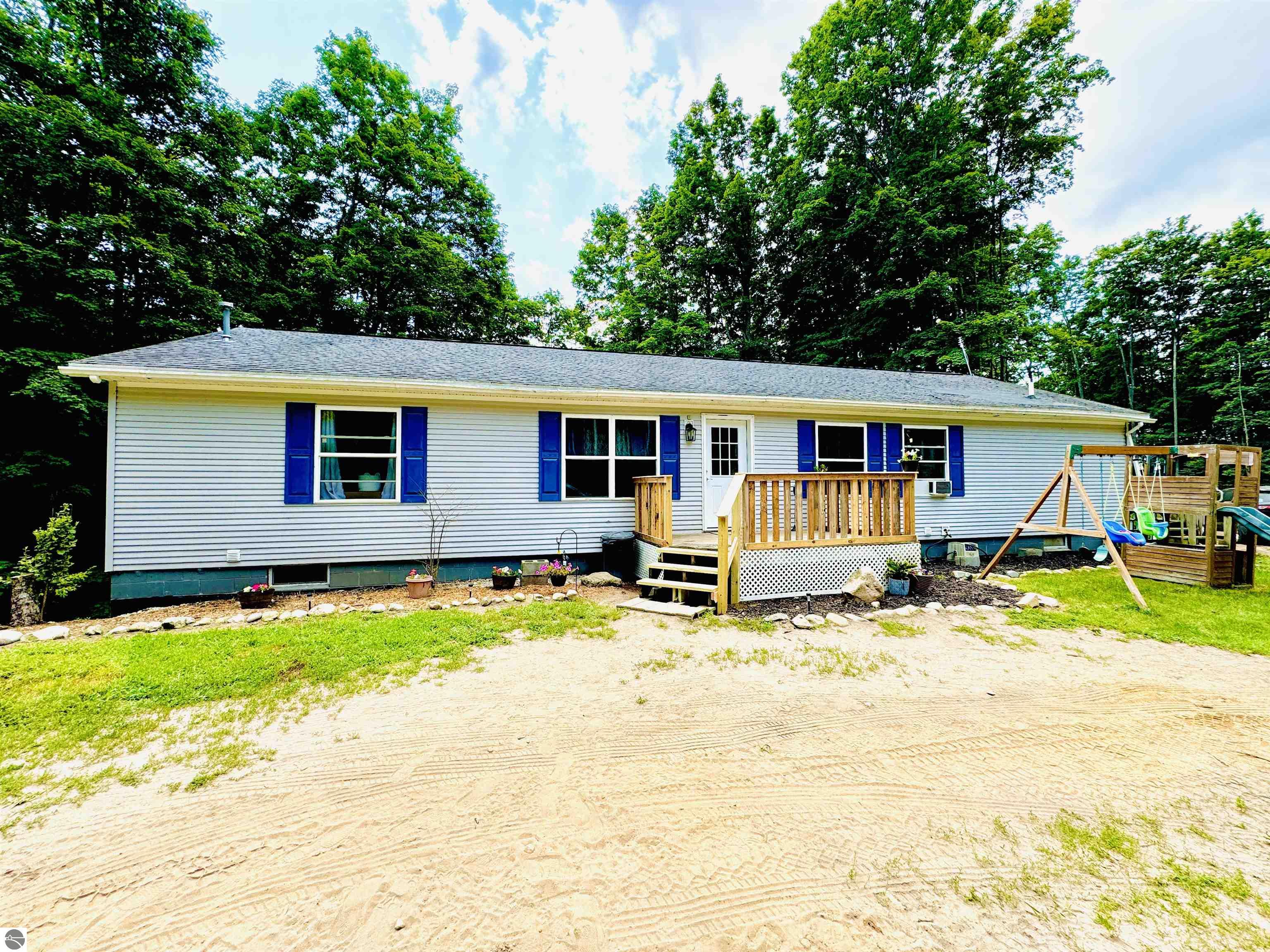 Maple Valley Rd, Mancelona, MI 49659