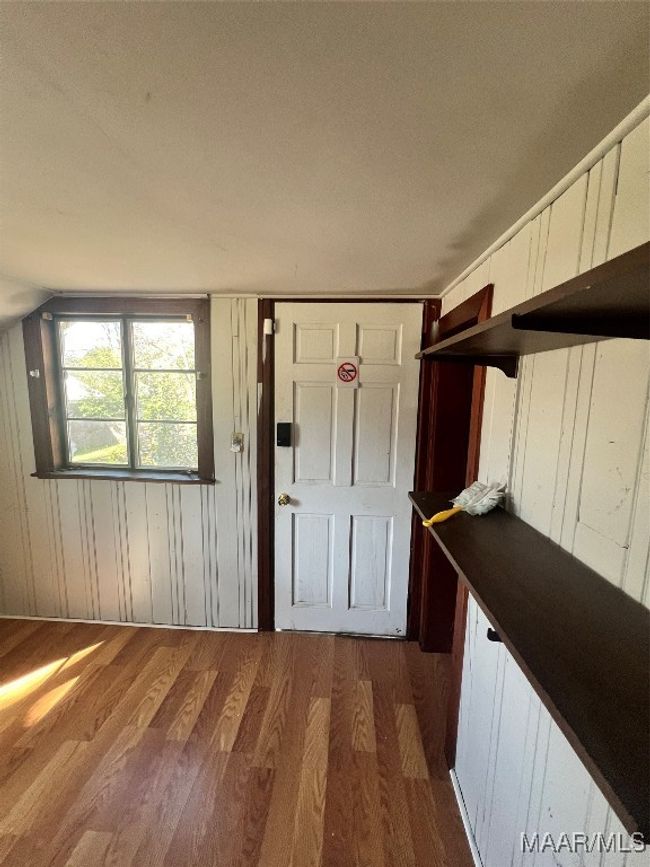 Upstairs kitchenette | Image 13