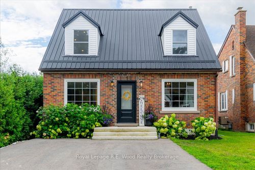 15 Mckenzie St, Tillsonburg, ON, N4G2E7 | Card Image