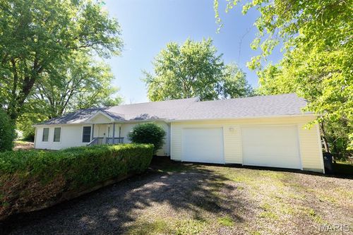 1371 Baltimore Ln, New Haven, MO, 63068-2075 | Card Image