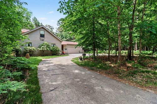 10035 Hawthorne Ln, Canadian Lakes, MI, 49346-8856 | Card Image