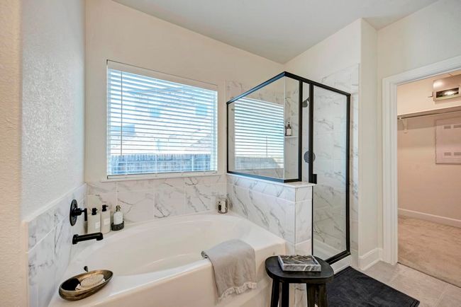 Walk in Shower w/ Garden Tub. Upgraded throughout. | Image 21