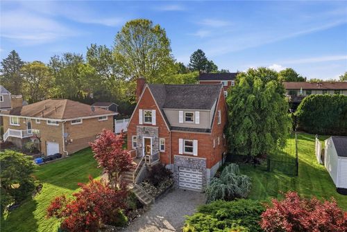 627 Greenlee Rd, Pittsburgh, PA, 15227-1021 | Card Image
