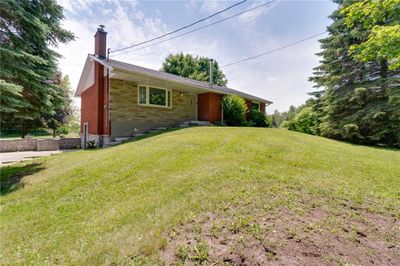 7718 Side 15 Rd, House other with 3 bedrooms, 2 bathrooms and 10 parking in Acton ON | Image 2