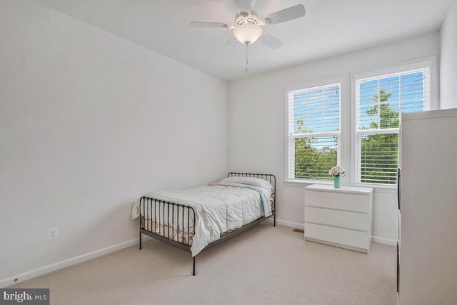 42523 Benfold Sq, Townhouse with 3 bedrooms, 3 bathrooms and null parking in BRAMBLETON VA | Image 5