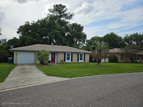 930 Cedar Cir, TAVARES, FL, 32778-4401 | Card Image