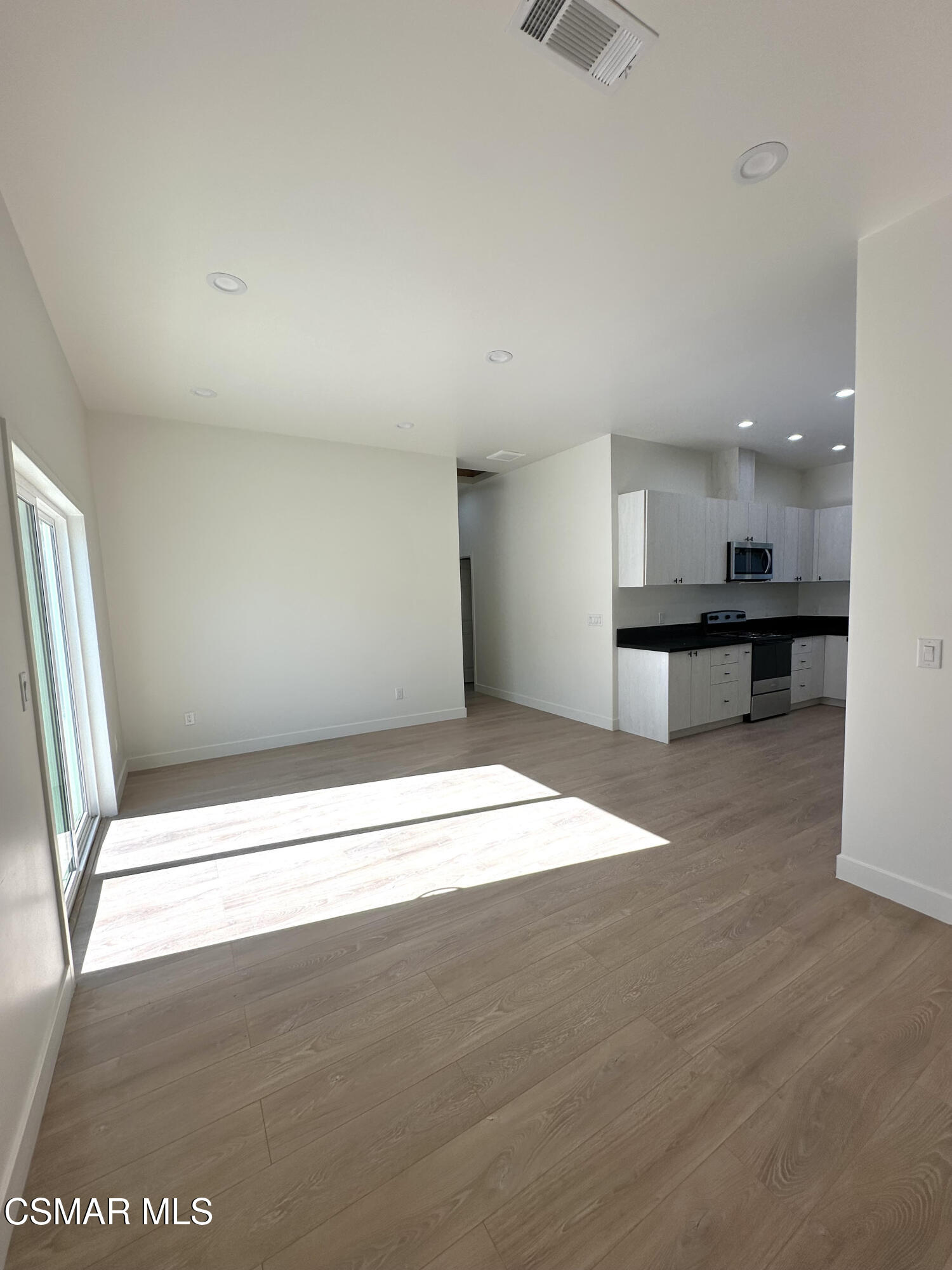 Residential Lease in Northridge 5