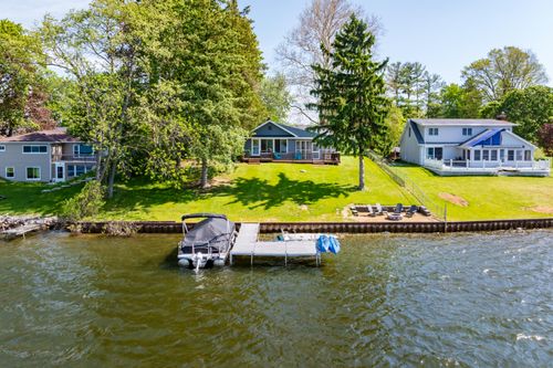 12579 Crystal Lake Dr, Cement City, MI, 49233 | Card Image