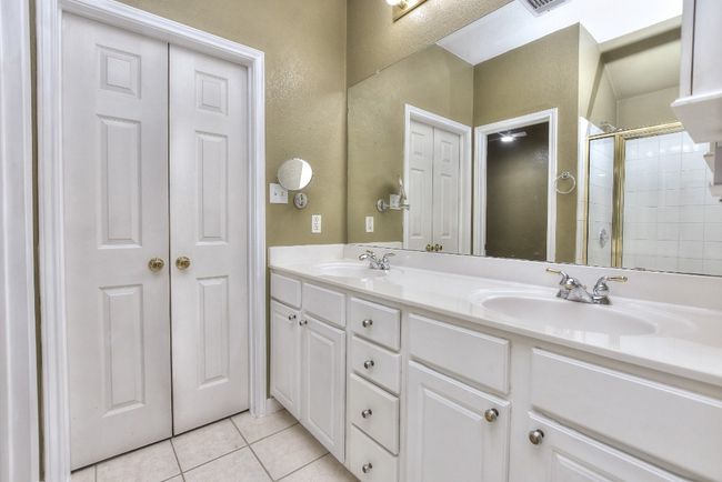 Primary Bathroom | Image 26