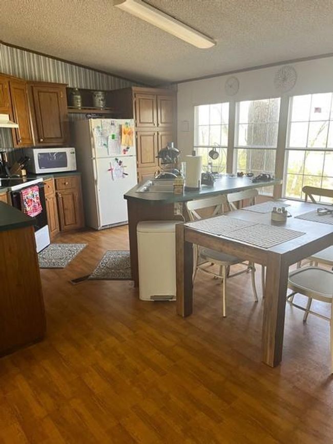 9870 N Leona Blvd, Home with 3 bedrooms, 2 bathrooms and null parking in Leona TX | Image 6
