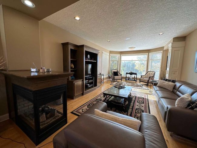 50 Hamptons Manor Nw, Home with 5 bedrooms, 3 bathrooms and 6 parking in Calgary AB | Image 7