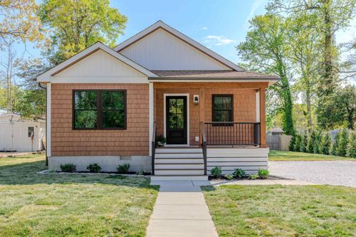 702 E Tampa Ave, Villas, NJ, 08251-2815 | Card Image