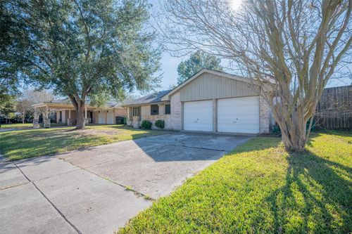 4031 Curly Oaks Dr, Houston, TX, 77053-1424 | Card Image