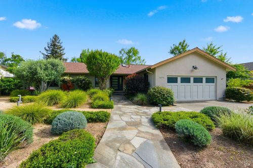 1675 Sylvaner Ave, Saint Helena, CA, 94574-2341 | Card Image